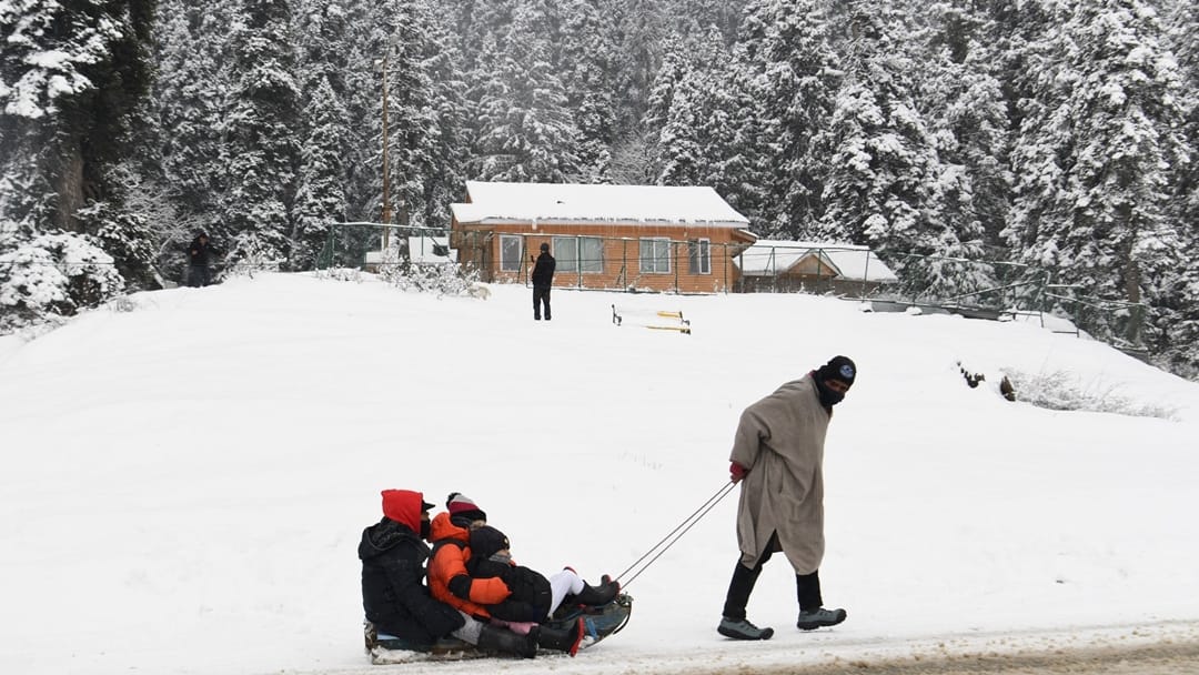 jammu kashmir Weather news: Cloudy in Jammu and kashmir divisions drizzle in Samba