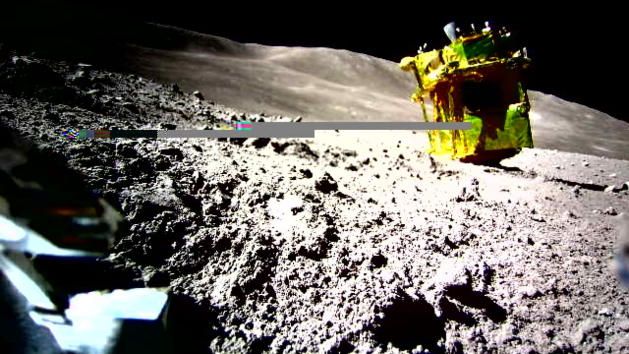 Japan Slim Mission Lander Slim Regains Power More Than A Week After Landing