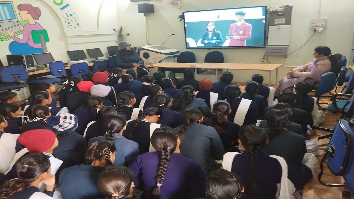 Students in schools in Haryana watched live discussion program on examination, PM relieve stress of children