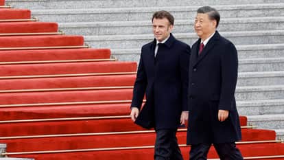 मैक्रों और जिनपिंग।