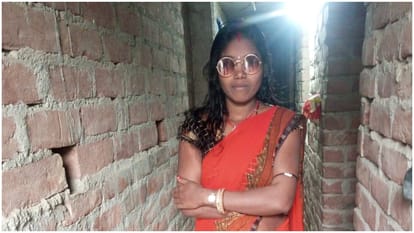 Bihar News: मुंगेर में पति को काम पर भेजकर महिला ने लगाई फांसी, चार महीने पहले देवर ने भी की थी आत्महत्या Married woman commits suicide by hanging herself in Munger Hindi News