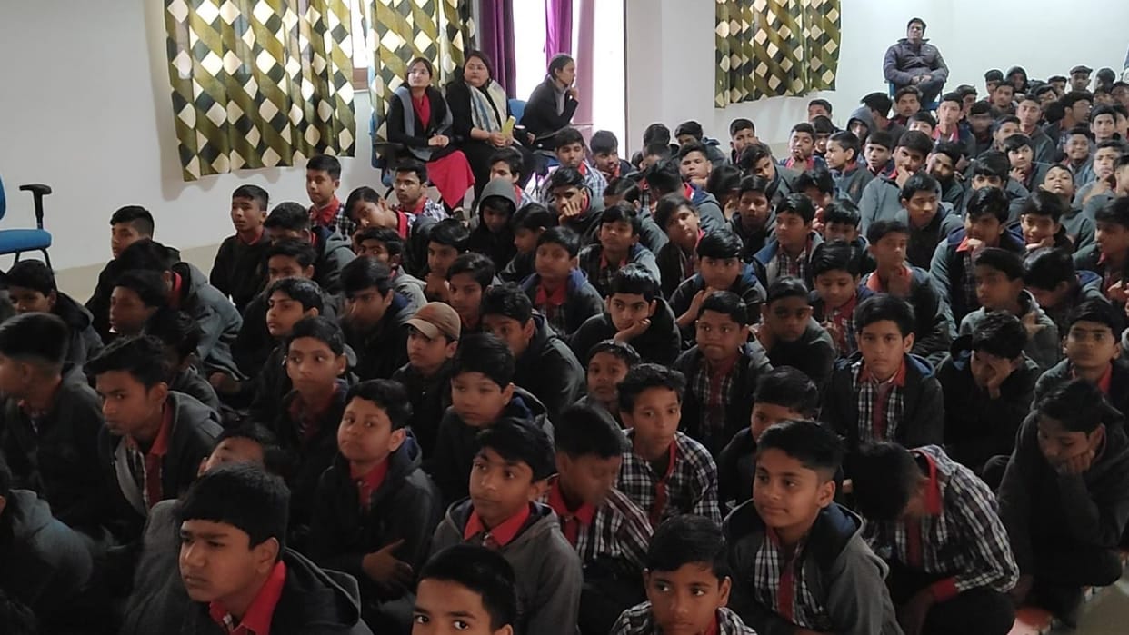 Shivpuri PM Modi gave Guru Mantra to children during the discussion on examination