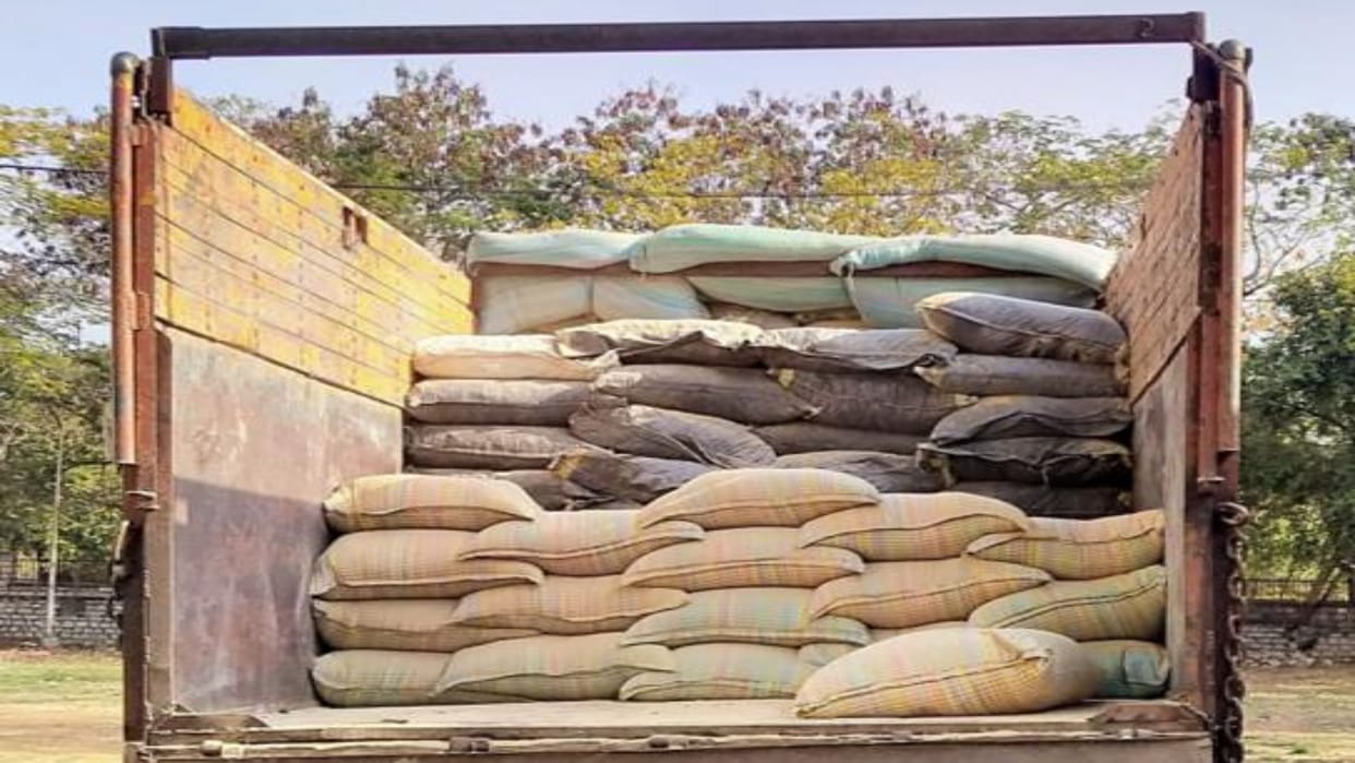 Mandsaur News Central Narcotics team seized 30 quintals and 63 kg of doda powder from truck
