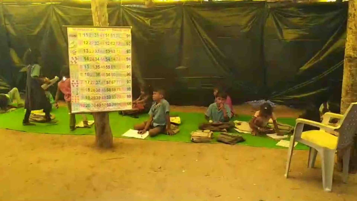 School running in a hut in village Kaseru of Umaria
