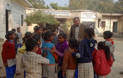 Haridwar Chief Education Officer Surprise Inspection in school three teachers including headmistress missing