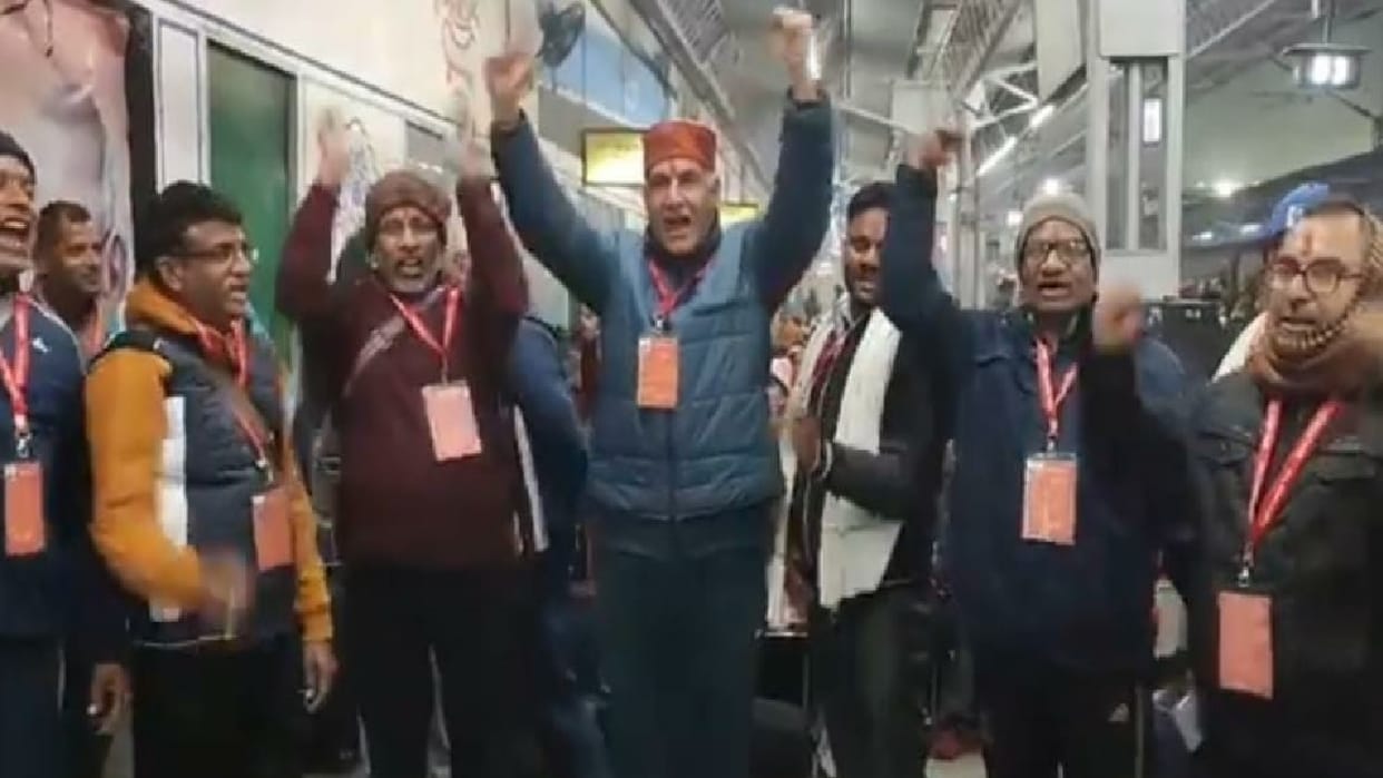 Ayodhya Astha Train, passengers left for Ayodhya to see Ramlala, slogans of Jai Shri Ram raised at Rewari