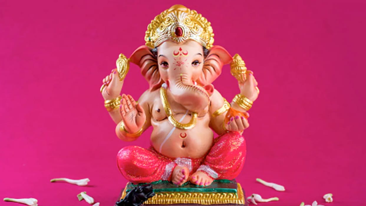 Sakat Chauth: Gauri's son Ganesha was worshiped with rituals for the longevity of children