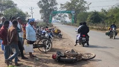 Bike riding youth dies in road accident due to collision with pickup vehicle