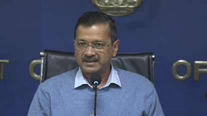 Delhi Police Crime Branch reached CM Arvind Kejriwal house