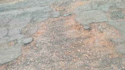 Potholes on Vijaygarh-Gopi road