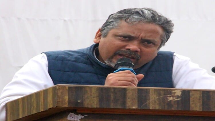 Aligarh News: सम्मान समारोह में पहुंचे एमएलसी डॉ आकाश, बोले- निजी वित्तविहीन विद्यालयों को मिलें सरकारी सुविधा