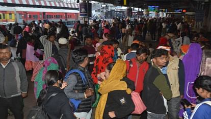 More than twenty trains reached late by hours in Agra Passengers remain shivering on platform in winter