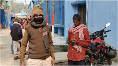 Bihar News : बेगूसराय में महिला फंदे से लटककर दे दी जान, पति ने बताई वजह Bihar News : Woman commits suicide in Begusarai.bihar police.