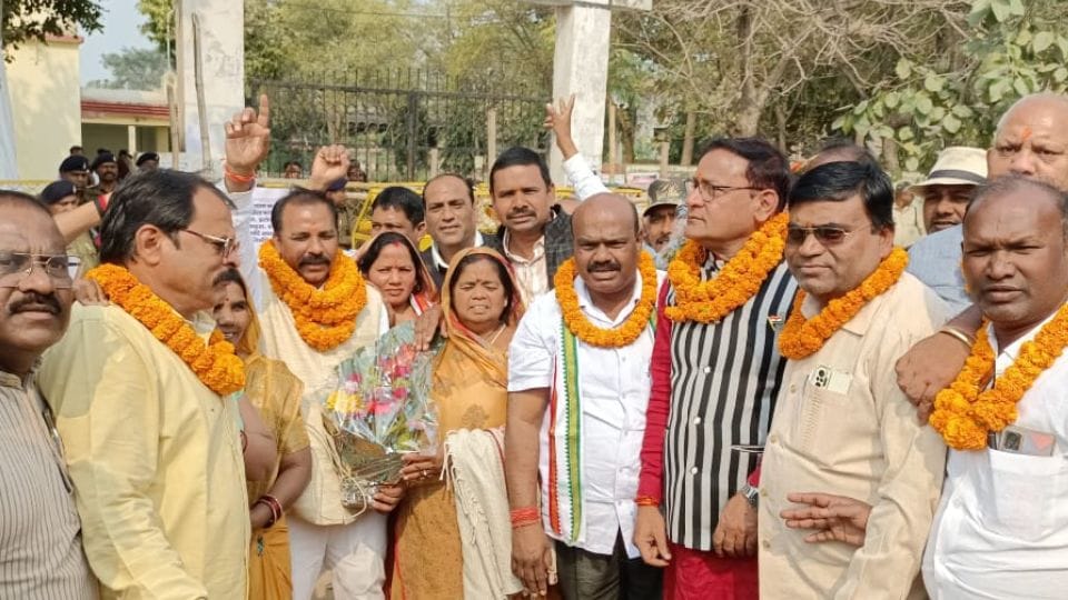 BJP presented no-confidence motion against Naila Janjgir Municipality President