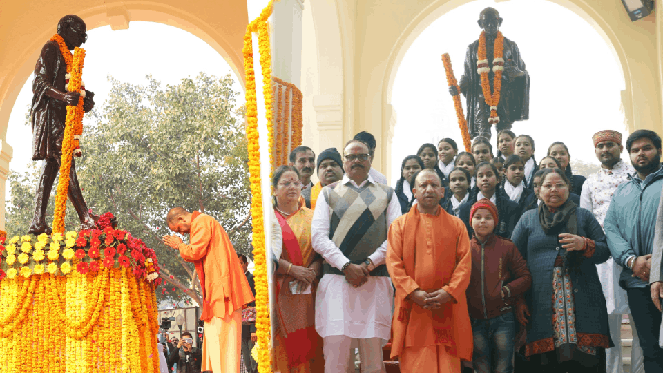Mahatma Gandhi 76th death anniversary CM Yogi remembered Bapu Said Incredible symbol of humanity