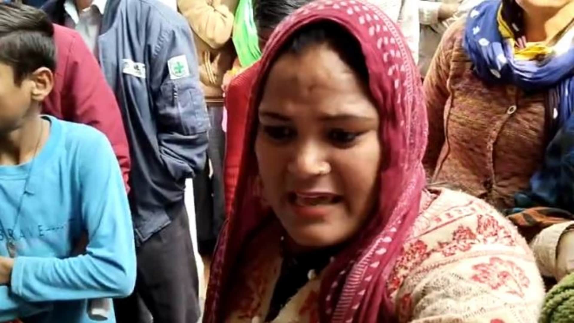 जनसुनवाई बना दो औरतों का अखाड़ा