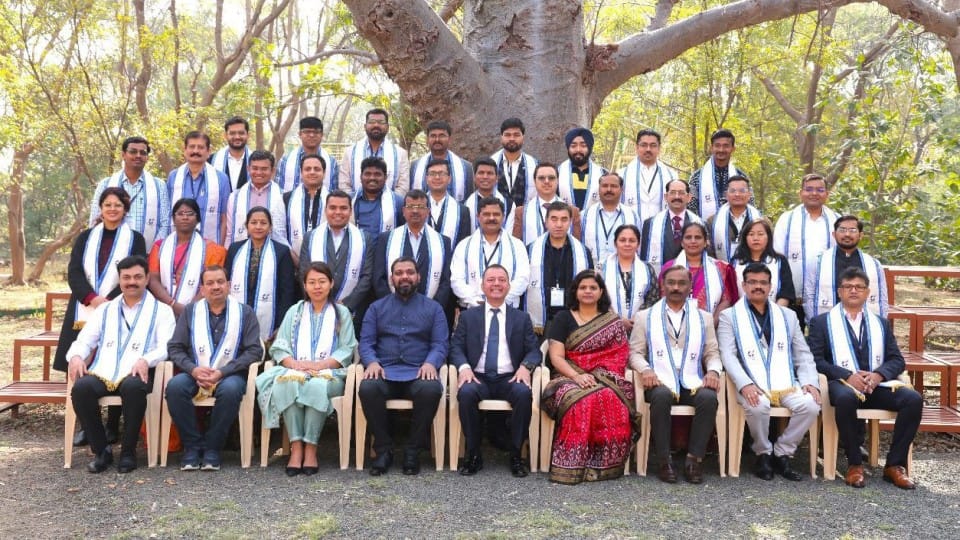 indore news IIM indore MDP Batch swachh bharat mission training