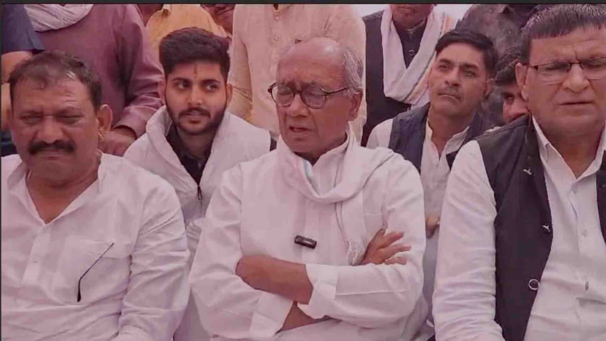 Ratlam News: Digvijay Singh said that life consecration in the under construction temple is wrong.