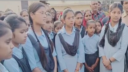 Rajasthan News: Hindu students said- prayers are done with outstretched hands, a mosque in the school premises