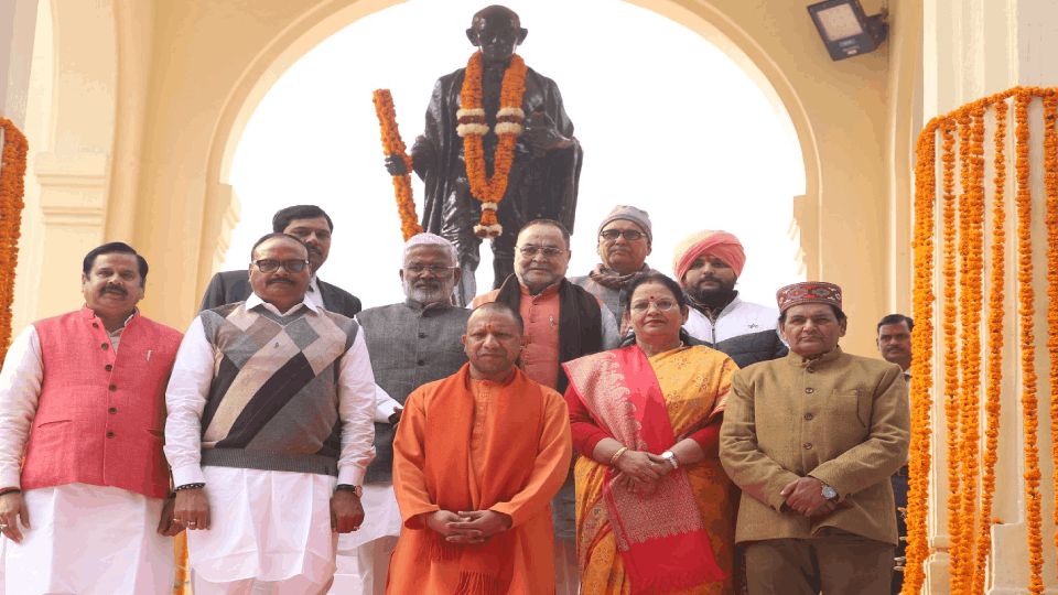 Mahatma Gandhi 76th death anniversary CM Yogi remembered Bapu Said Incredible symbol of humanity
