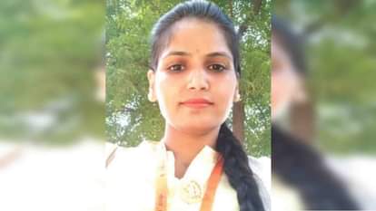 राधा का फाइल फोटो।