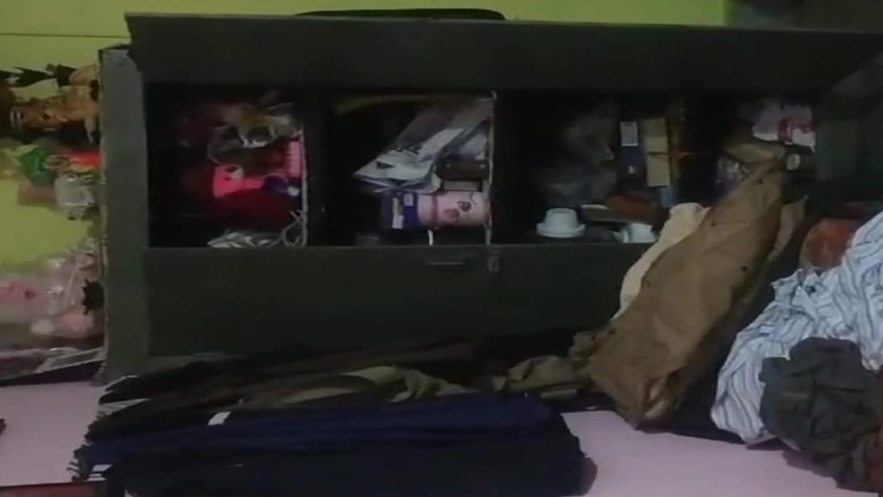 Theft worth lakhs in the deserted house of RPF outpost in-charge who had gone to a wedding