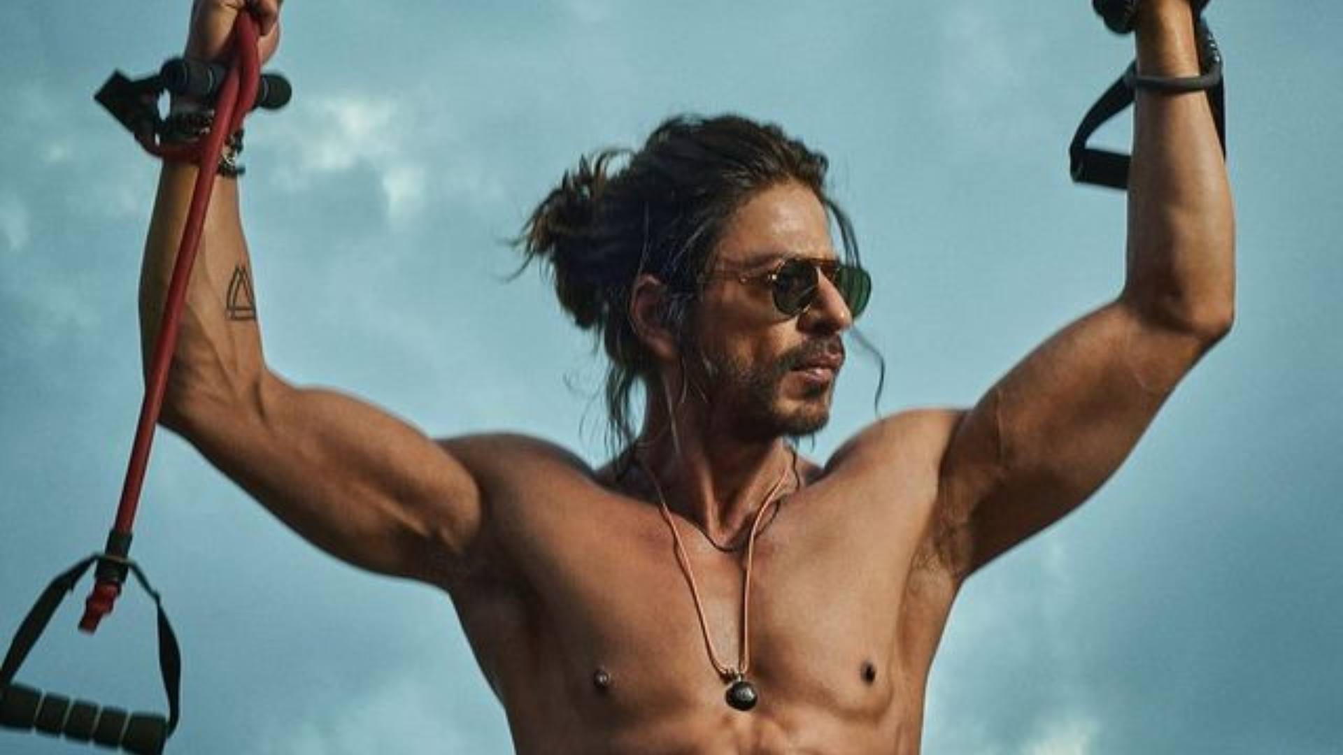 Muslim Celebs take blessings and have faith on Hindu God Sara ali khan Saif ali khan Shahrukh khan  Images