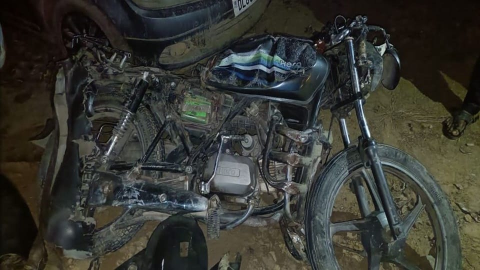 Moradabad: Truck crushed two people, died on the spot, wedding cards were being distributed at home