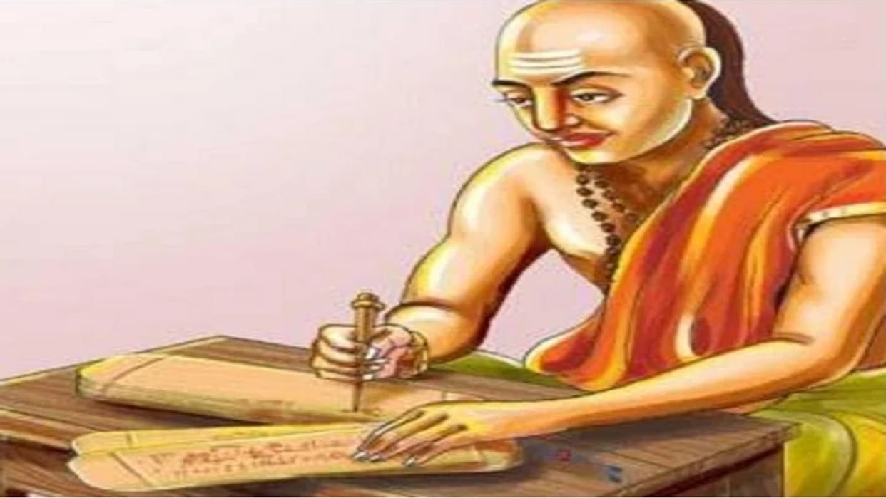 Chanakya Niti Quotes In Hindi Never Live In These five Places Otherwise Your Life Will Be Worse