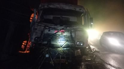 Roorkee Accident News five vehicles including a car collided each other on Haridwar bypass due to fog
