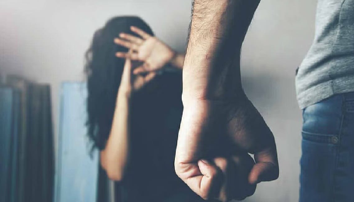 Wife accuses husband of having forced sex after drinking alcohol in hamirpur, Police detained husband