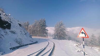Snowfall: First snowfall of this year in Nathatop patnitop udhampur jammu