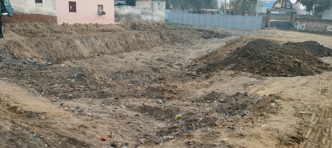 Corruption case in Meerut, pond was dug 15 feet and soil was sold to mafia in Abdullahpur
