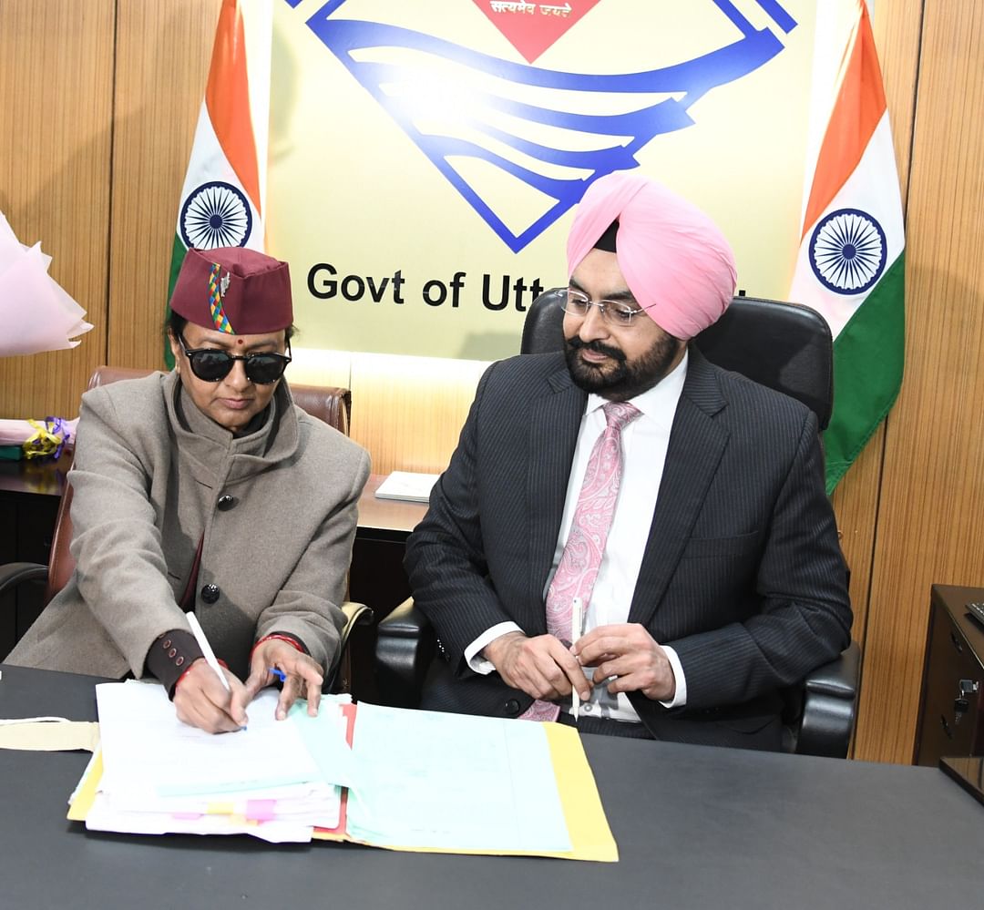 VIDEO : Uttarakhand first woman Chief Secretary Radha Raturi took charge Today ss sandhu Retired