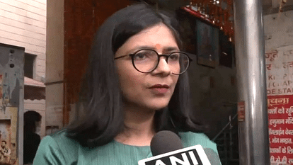 Swati Maliwal offers prayers at Hanuman Temple at Connaught Place in Delhi