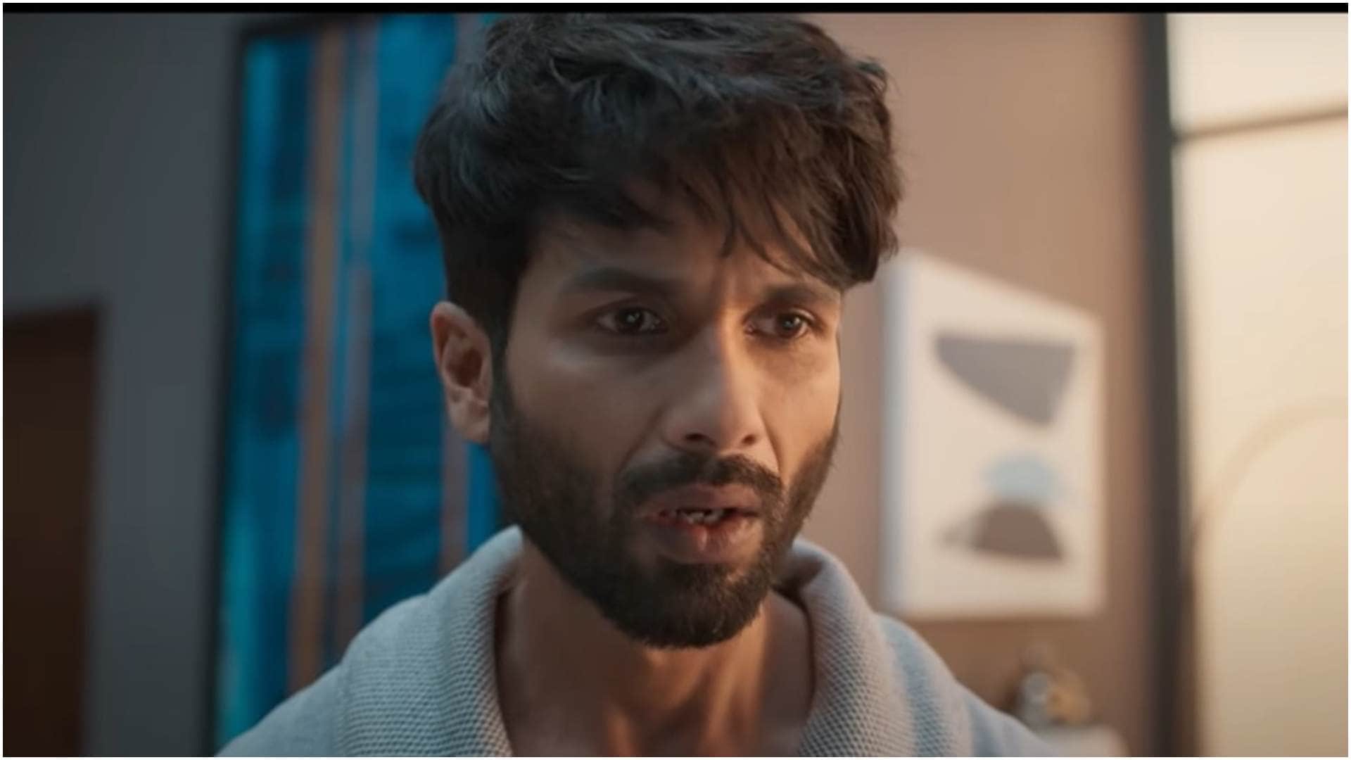 Shahid Kapoor cried after reading the script of Rang De Basanti but he refused the film know why
