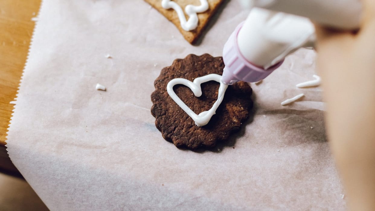 valentine's week 2024 chocolate day 2024 eggless chocolate cookies recipe in hindi