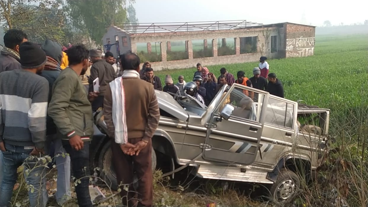 Major accident in Ballia many people died and injured in collision of pickup and Bolero