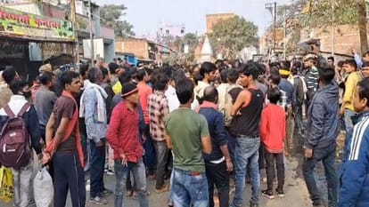 Samastipur News Two people riding bike died due to overturning of truck loaded with ballast