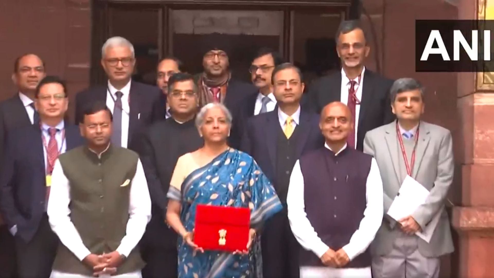 Budget 2024: Under Pradhan Mantri Awas Yojana 2 crore houses will be built in the next 5 years