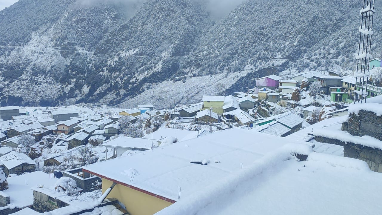 Uttarakhand Fresh snowfall today 10 pictures of  beautiful views Tourist places from Mussoorie to Nainital
