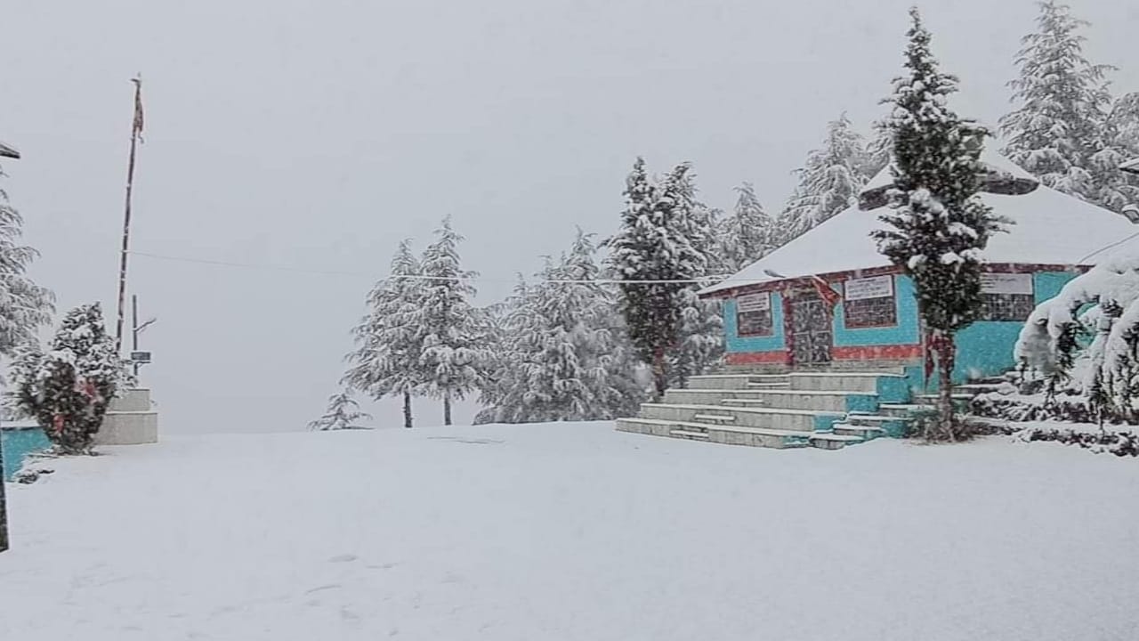 Himachal Weather Update Today: Heavy Snowfall in Shimla, Chamba Many Roads And Power Transformers Stalled
