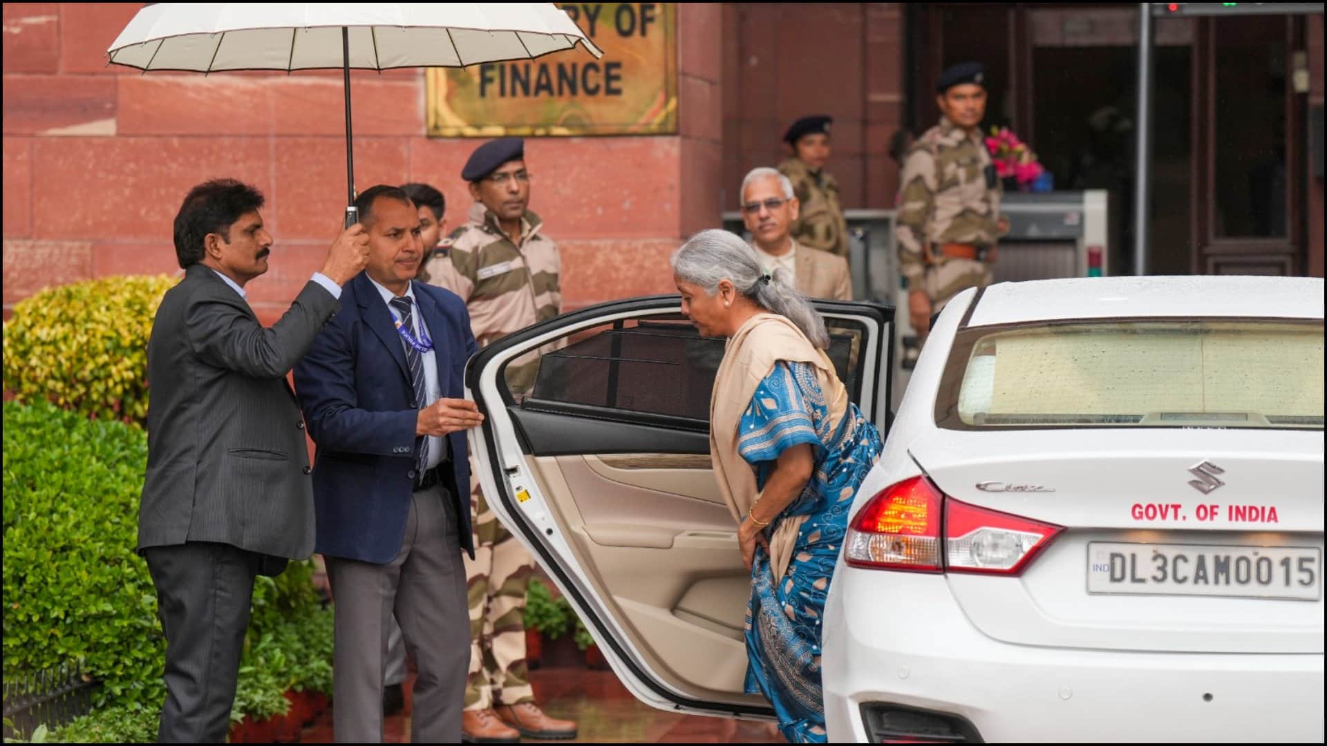 Interim Budget 2024 union budget finance Minister Nirmala Sitharaman photos presenting the budget