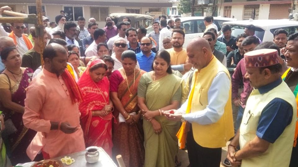 BJP MLA Kiran Dev performed Bhoomi Pujan of development works worth lakhs in Jagdalpur