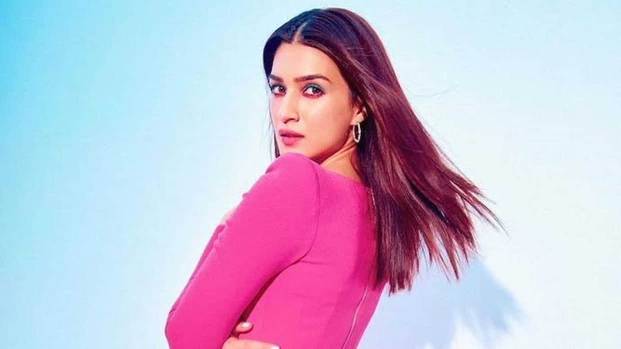 Crew star Kriti Sanon revealed after her debut film Heropanti people used to address her as Tiger Didi
