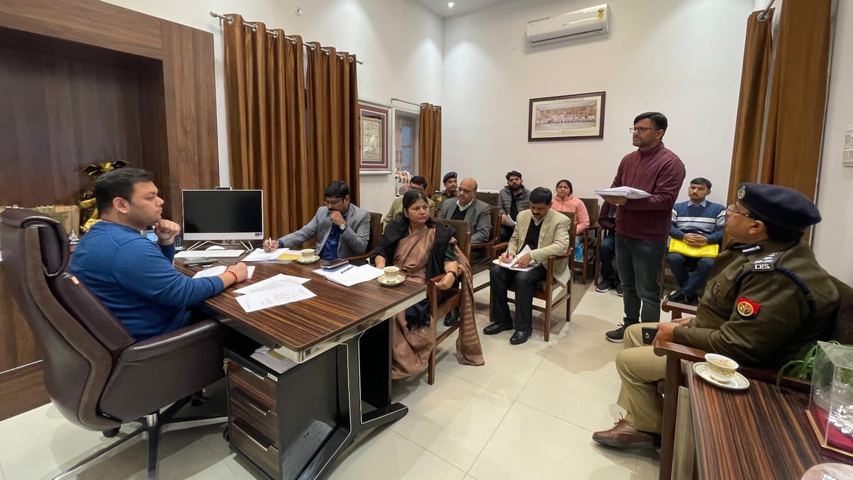 Basic education minister meets to applicants of 69000 teachers recruitment.