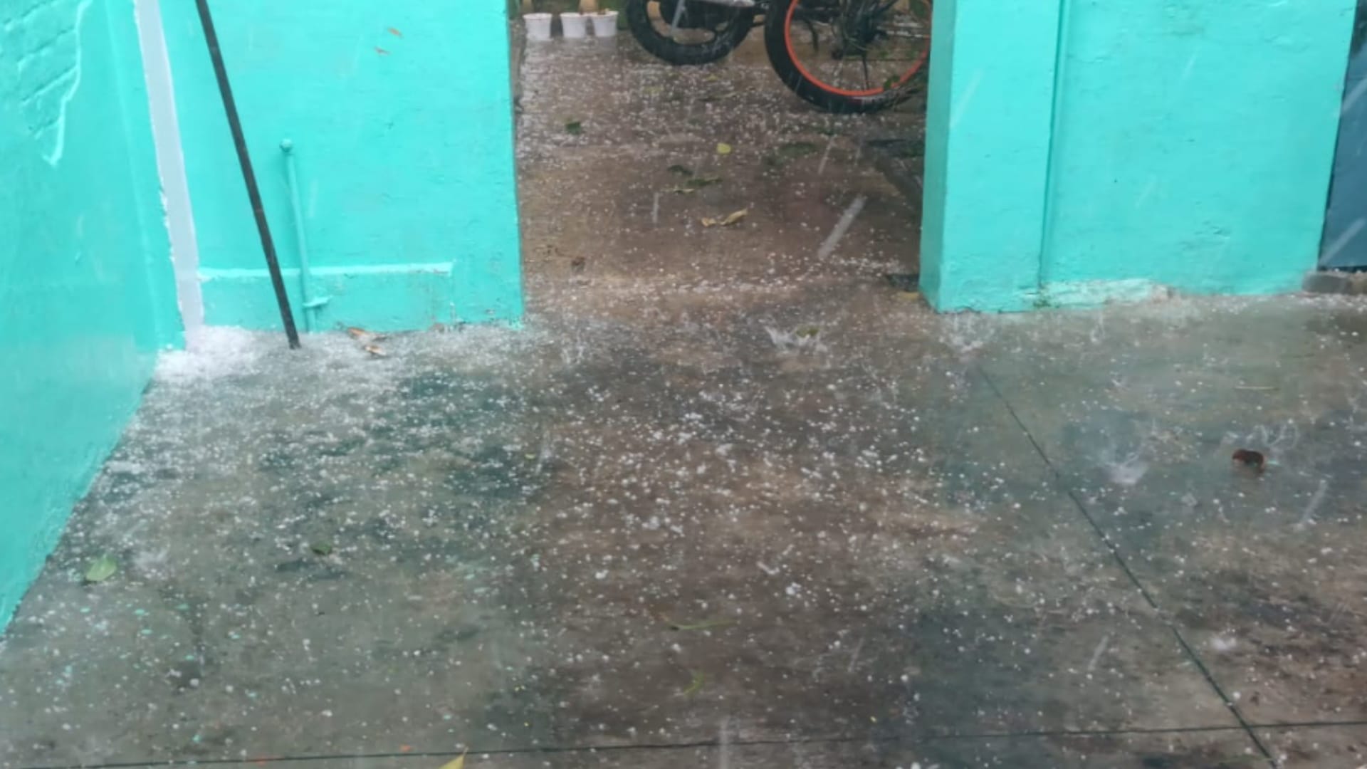 Hailstorm along with rain district and cold has increased in Bijnor and see photos