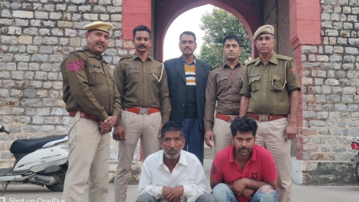 Looted goods after making pickup driver smell intoxicants