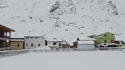Snowfall: कहीं मौज-मस्ती कहीं आफत...केदारनाथ में डेढ़ फीट बर्फ, गंगोत्री- यमुनोत्री-बदरीनाथ हाईवे का देखें हाल Uttarakhand Weather News Many roads highways closed due to snowfall Gangotri-Yamunotri Badrinath Highway