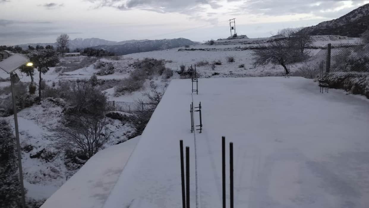 Uttarakhand Weather Today Rain and snowfall in mountains heavy snowfall Watch Photos